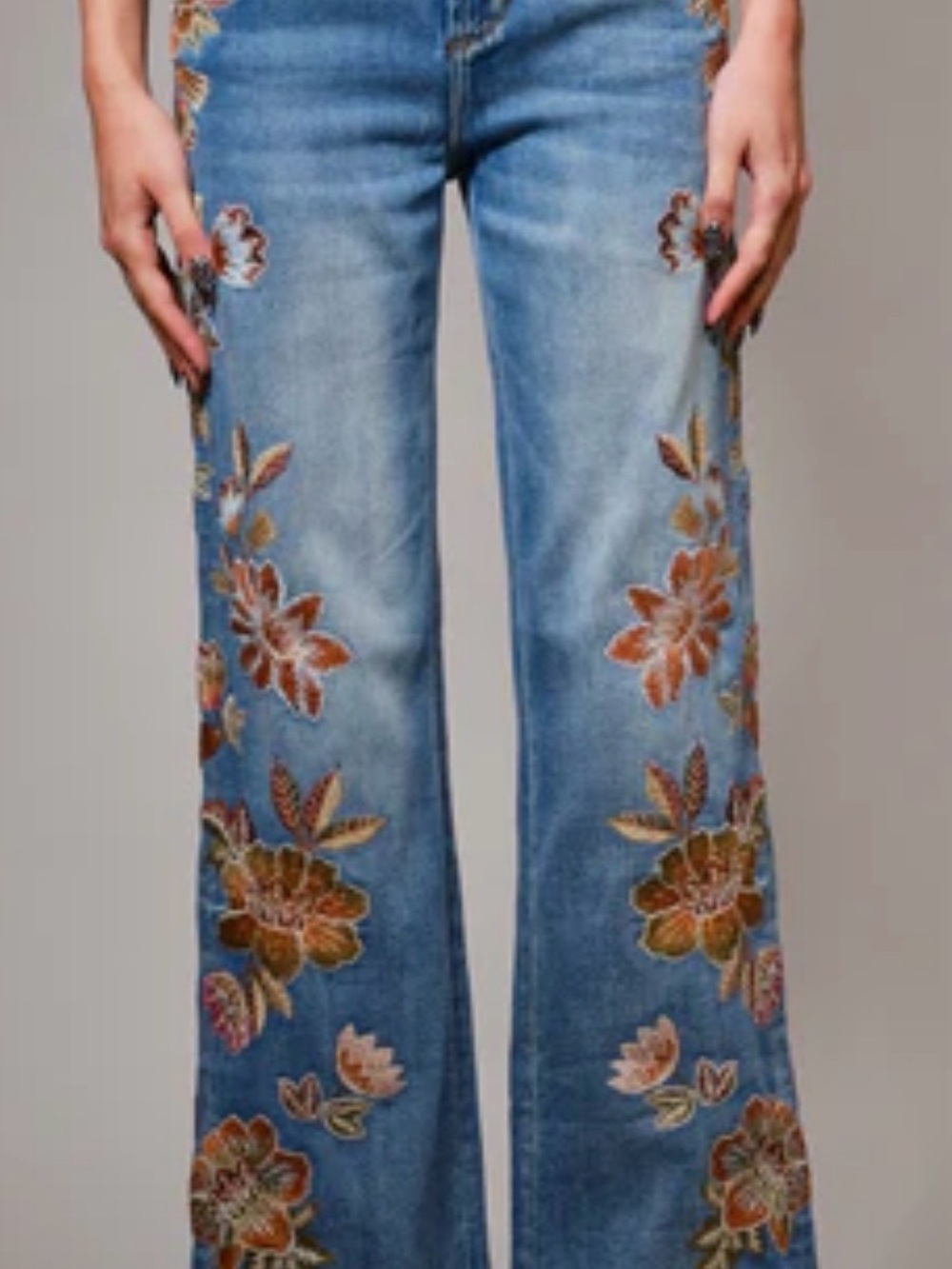 Blue B Collection boutique NWT Embroidered Floral Wide-Leg Jeans